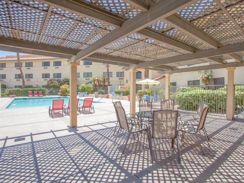 Ramada By Wyndham Barstow Hotel Ngoại thất bức ảnh