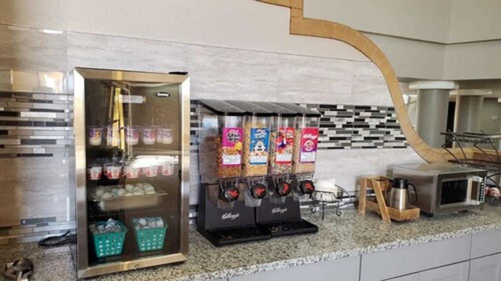 Ramada By Wyndham Barstow Hotel Ngoại thất bức ảnh
